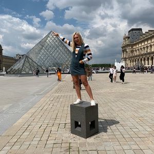 Meet your Posher, Danielle